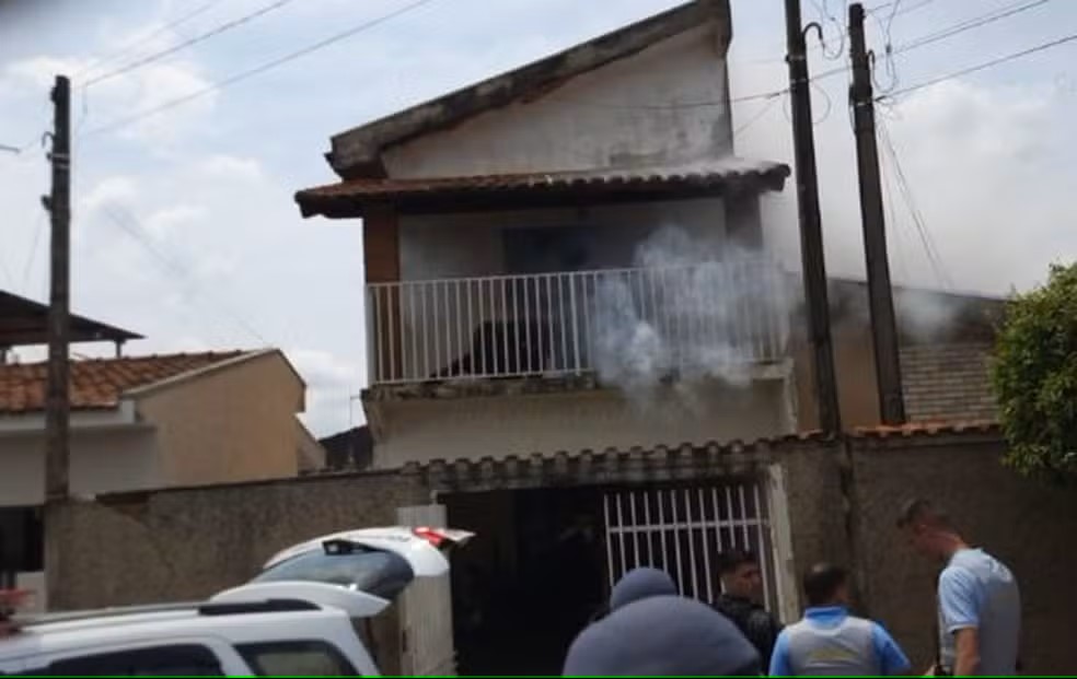 REGIÃO: Após agredir a mãe, homem com machado é preso e mobiliza PM e Gate por 6 horas no interior de SP