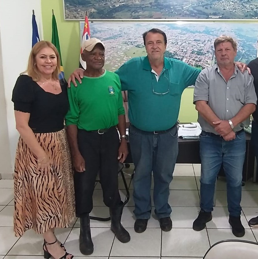Aposentadoria: servidor Orides Mateus se despede do serviço público municipal