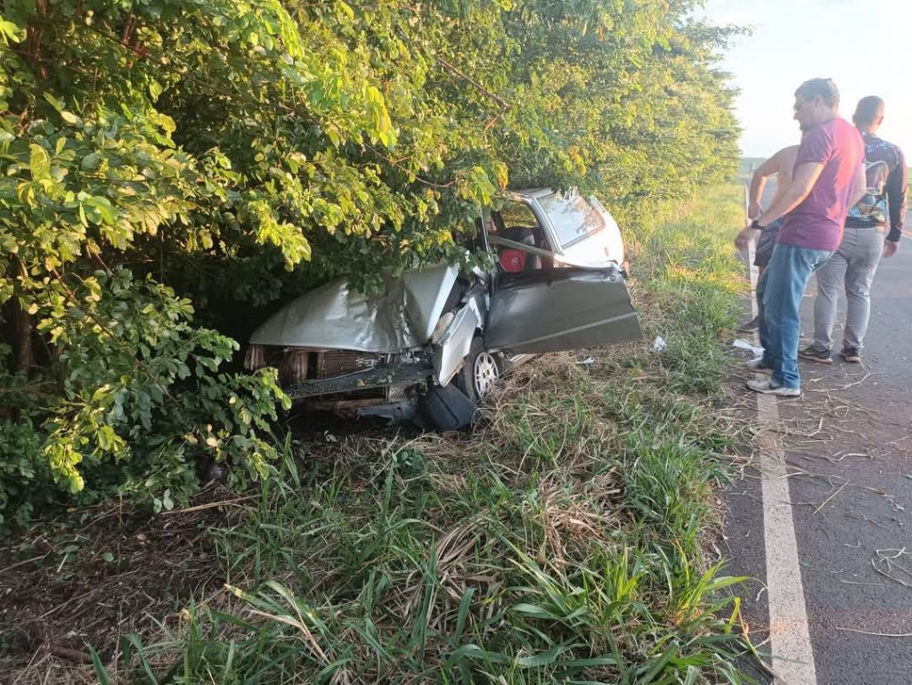 Acidente na estrada vicinal José Perna Sobrinho, que liga Descalvado a Usina Santa Rita.
