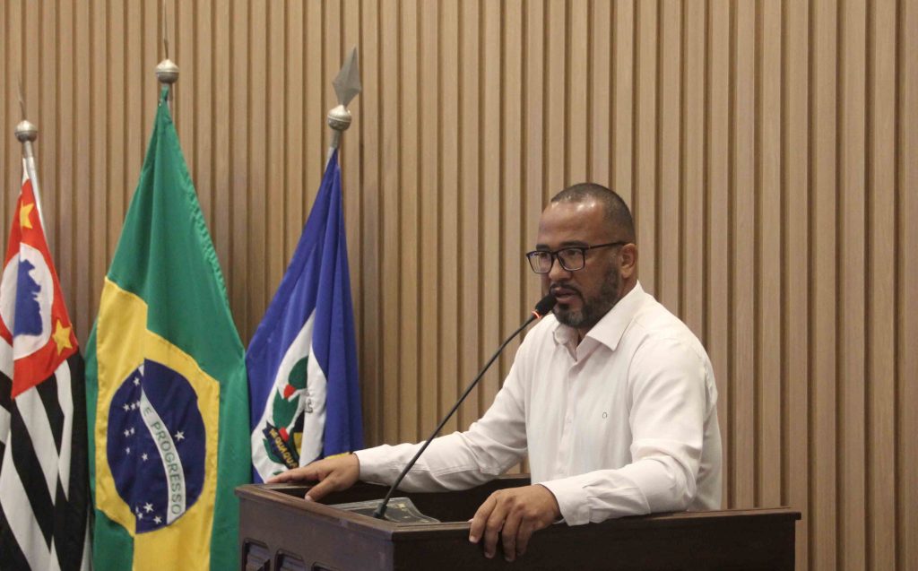Félix propõe possibilitar a servidores acompanhar pais em consultas e exames