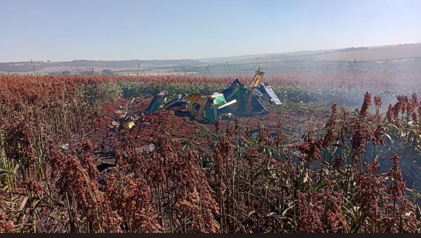 Aeronave da Esquadrilha da Fumaça cai durante treinamento entre Santa Rita e Descalvado