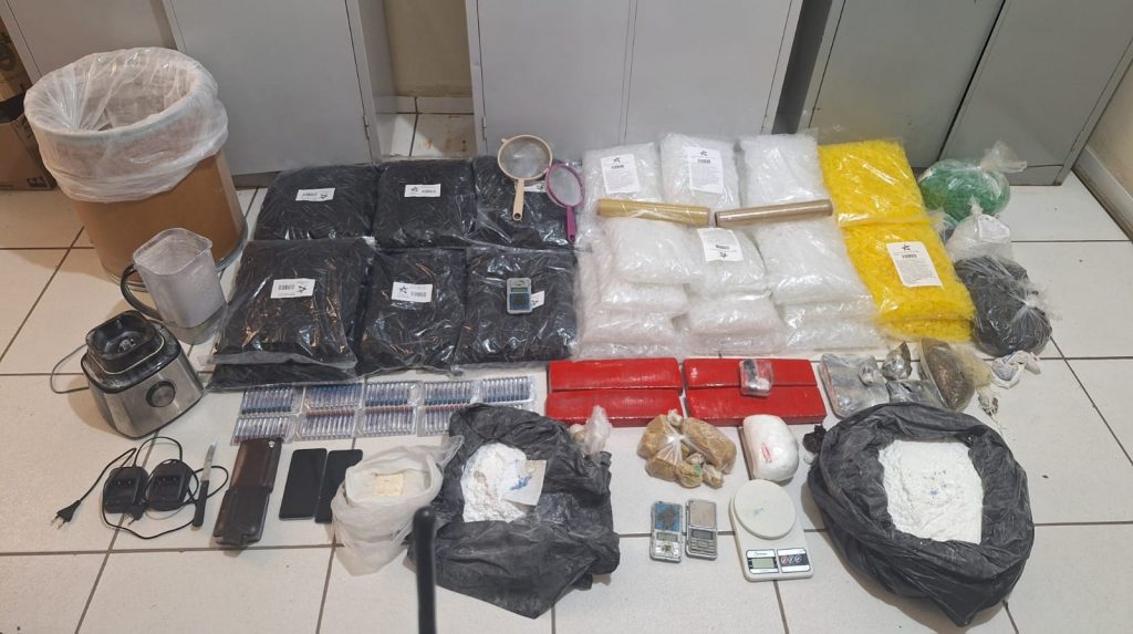 Polícia Militar apreende mais de 33 kg de drogas em imóvel utilizado para o tráfico em Porto Ferreira