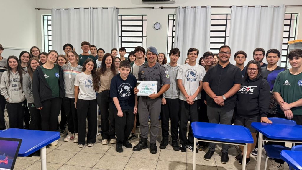 Polícia Militar realiza palestra para alunos do CEDESC em Descalvado