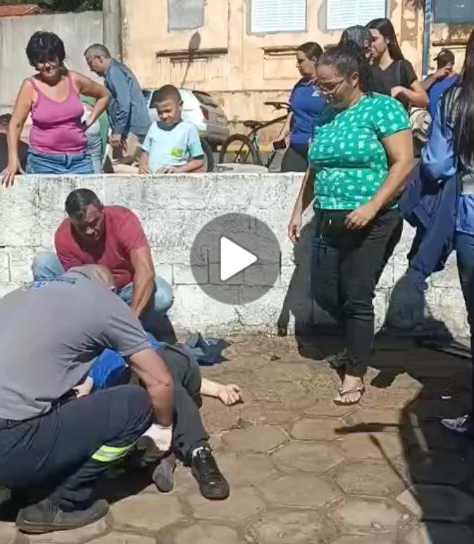 URGENTE: Grave acidente entre caminhão e moto deixa duas pessoas feridas em Descalvado
